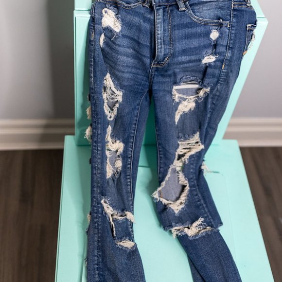 American Eagle Super Stretch Ultra Ripped Jeans Womans 6 - Picture 3 of 5
